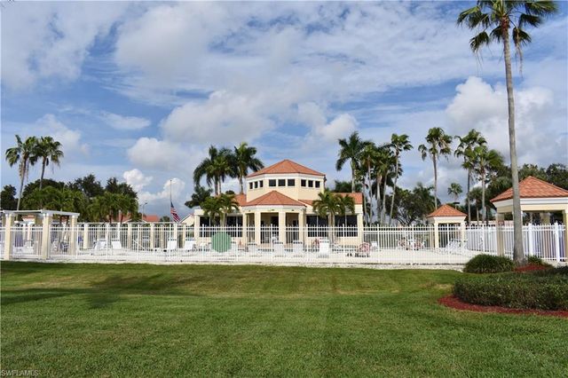 7725 Jewel LN # 202, Naples, FL 34109