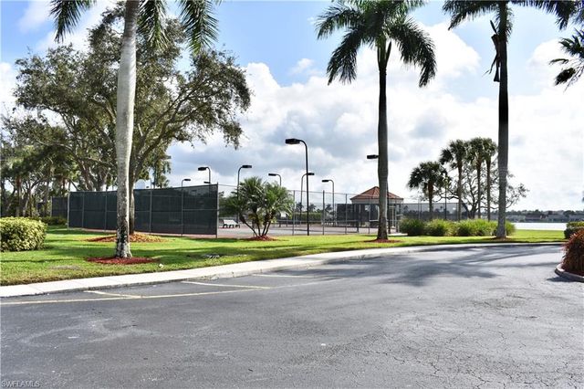 7725 Jewel LN # 202, Naples, FL 34109