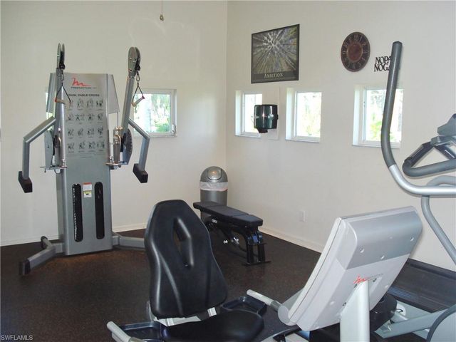 7725 Jewel LN # 202, Naples, FL 34109