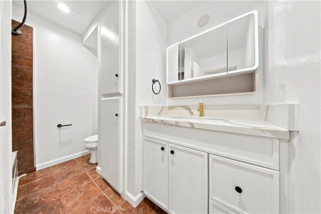 6815 Remmet Avenue 212, Los Angeles, CA 91303