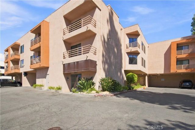 6815 Remmet Avenue 212, Los Angeles, CA 91303