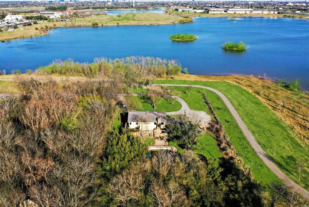 14355 Schiller Road, Houston, TX 77082