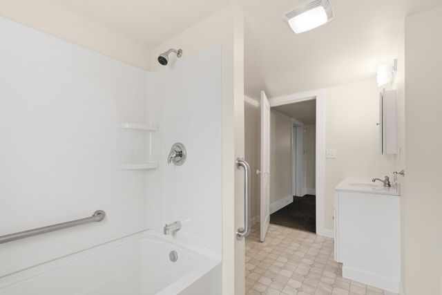 611 W 6TH Street, Erie, PA 16507