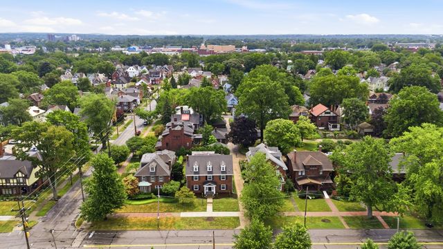 611 W 6TH Street, Erie, PA 16507