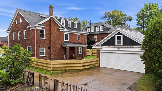 611 W 6TH Street, Erie, PA 16507