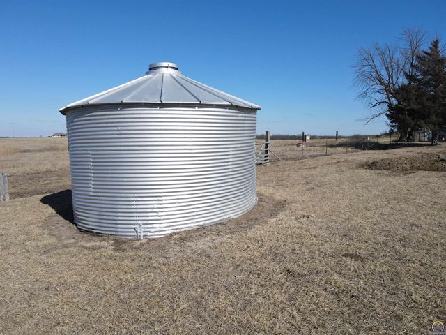 14026 198th ST, Holton, KS 66436