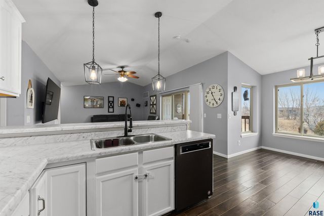 4912 S Klein Ave Avenue 28, Sioux Falls, SD 57106