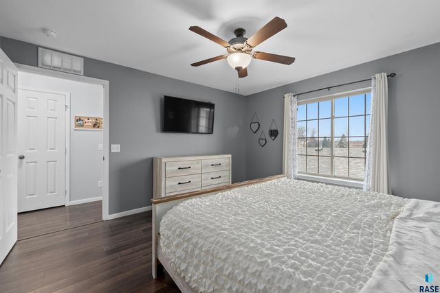 4912 S Klein Ave Avenue 28, Sioux Falls, SD 57106