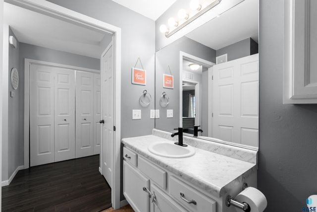 4912 S Klein Ave Avenue 28, Sioux Falls, SD 57106