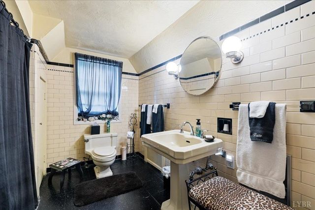 1670 Church Street, Appomattox, VA 24522