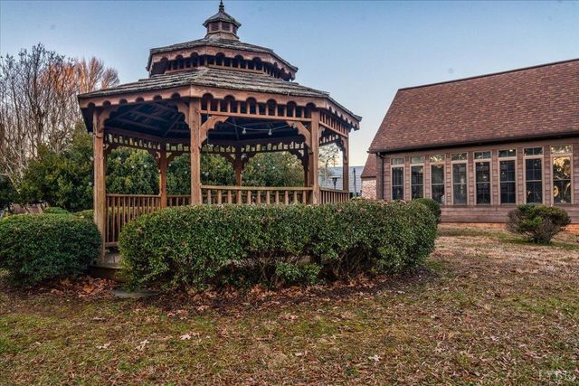 1670 Church Street, Appomattox, VA 24522