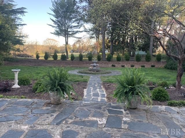 1670 Church Street, Appomattox, VA 24522