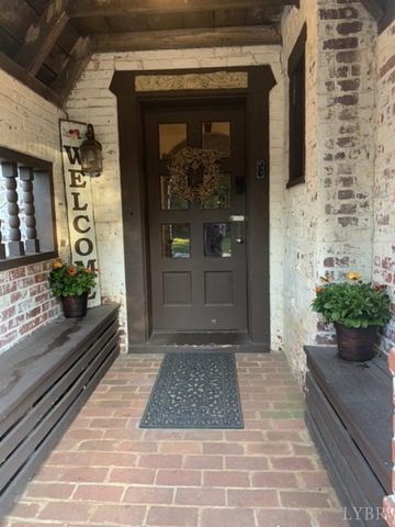 1670 Church Street, Appomattox, VA 24522