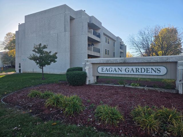 4130 Rahn Road 111, Eagan, MN 55122