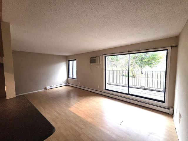 4130 Rahn Road 111, Eagan, MN 55122