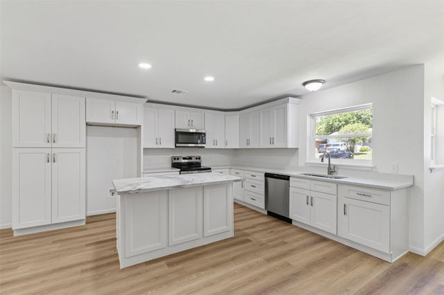 7009 Overhill Road, Fort Worth, TX 76116
