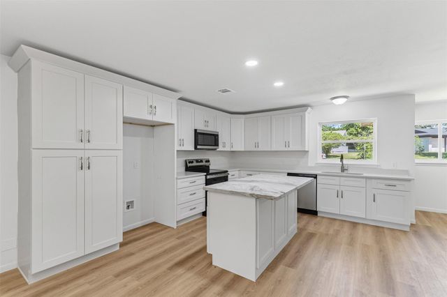7009 Overhill Road, Fort Worth, TX 76116