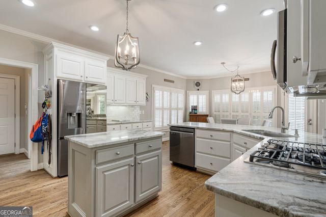 1609 Fernstone Drive NW, Acworth, GA 30101