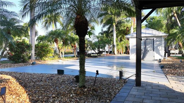 10030 Parkwood DR, Fort Myers, FL 33905