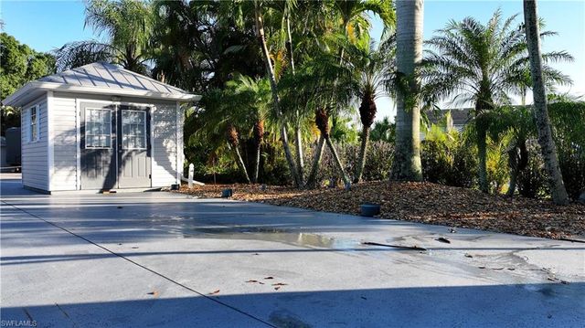 10030 Parkwood DR, Fort Myers, FL 33905