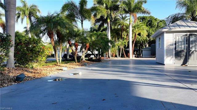 10030 Parkwood DR, Fort Myers, FL 33905
