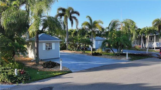 10030 Parkwood DR, Fort Myers, FL 33905