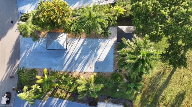 10030 Parkwood DR, Fort Myers, FL 33905