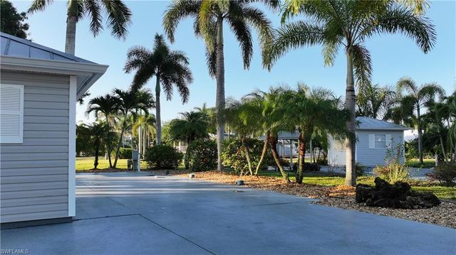 10030 Parkwood DR, Fort Myers, FL 33905
