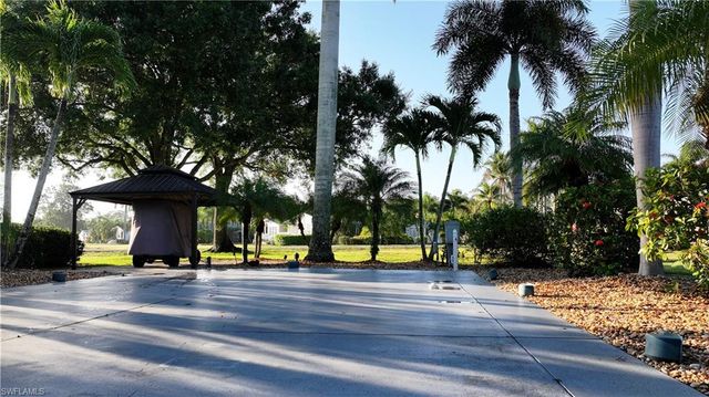 10030 Parkwood DR, Fort Myers, FL 33905
