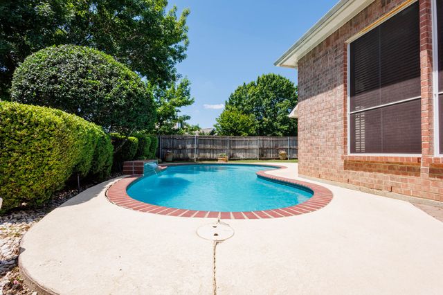 2611 Logan Drive, Mansfield, TX 76063