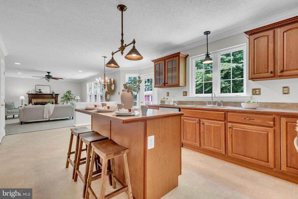 Image 11 of property listing at 108 SUSAN CONSTANT CT, La Plata, MD 20646