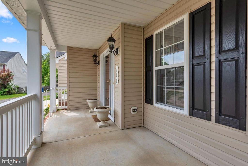 Image 2 of property listing at 108 SUSAN CONSTANT CT, La Plata, MD 20646