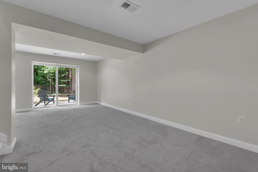 Image 34 of property listing at 108 SUSAN CONSTANT CT, La Plata, MD 20646