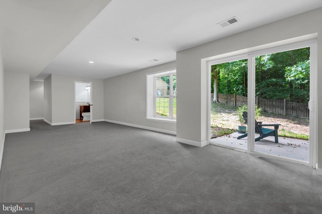 Image 36 of property listing at 108 SUSAN CONSTANT CT, La Plata, MD 20646