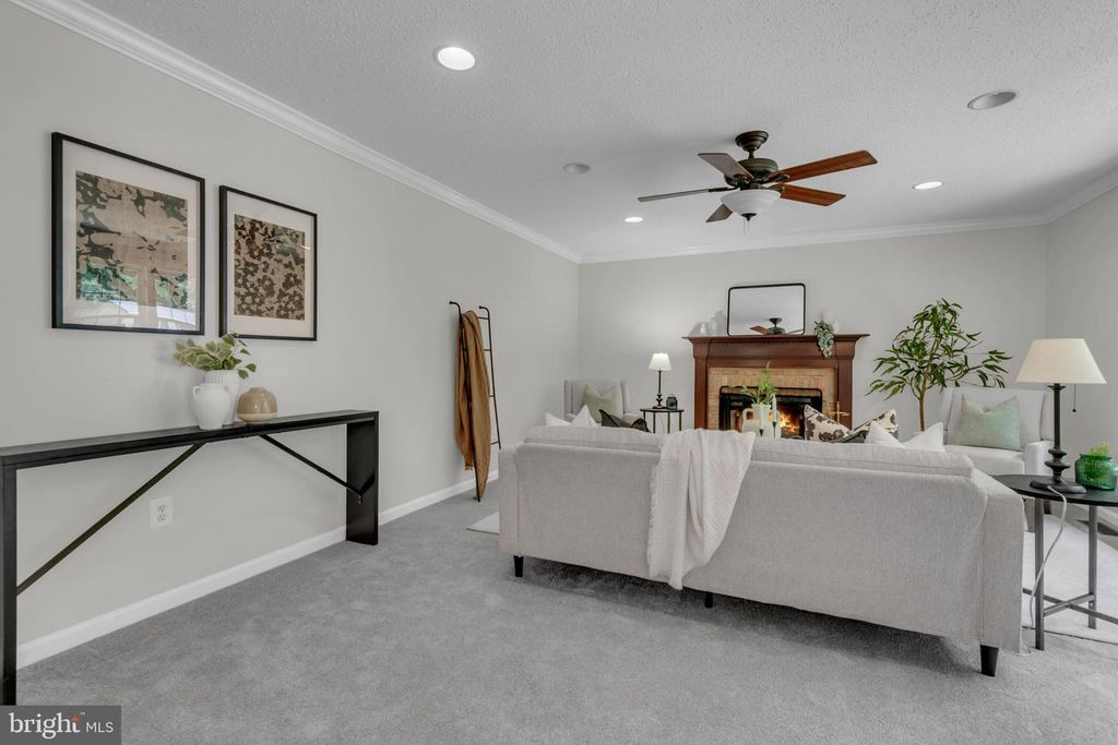Image 7 of property listing at 108 SUSAN CONSTANT CT, La Plata, MD 20646