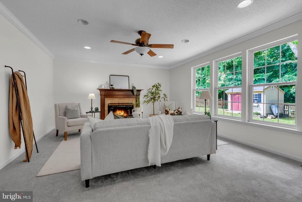 Image 8 of property listing at 108 SUSAN CONSTANT CT, La Plata, MD 20646