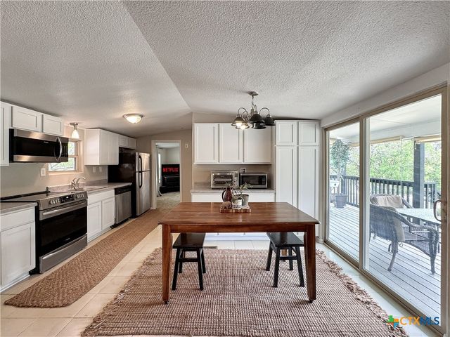 823 Trail Crest Drive, Canyon Lake, TX 78133