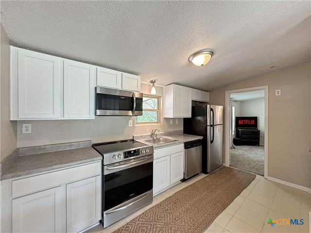 823 Trail Crest Drive, Canyon Lake, TX 78133