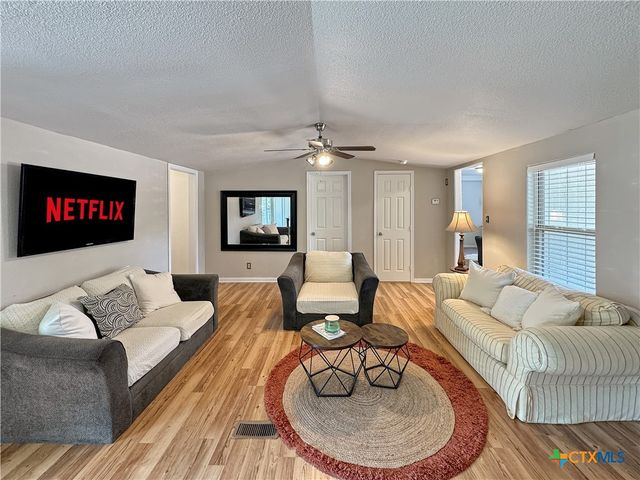 823 Trail Crest Drive, Canyon Lake, TX 78133