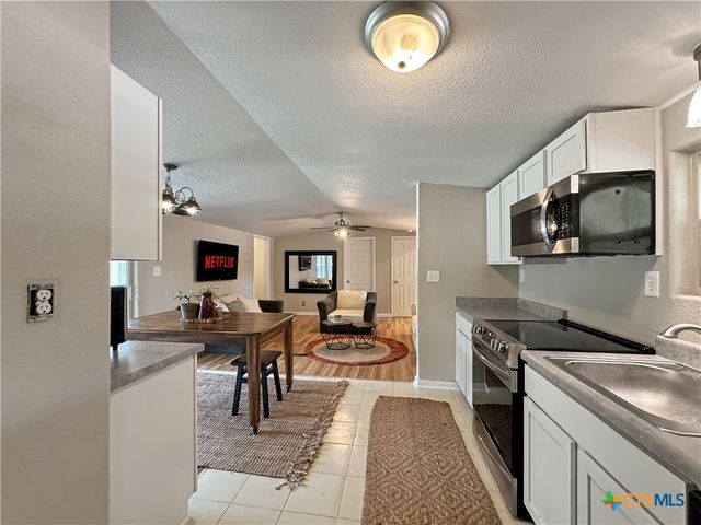 823 Trail Crest Drive, Canyon Lake, TX 78133