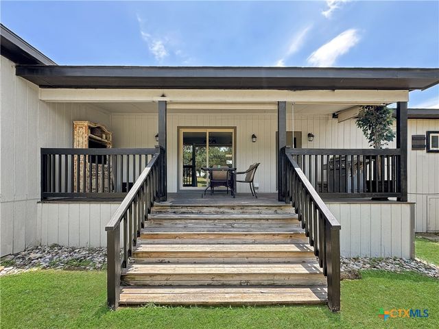 823 Trail Crest Drive, Canyon Lake, TX 78133