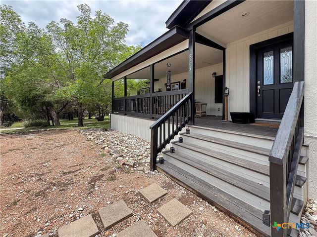 823 Trail Crest Drive, Canyon Lake, TX 78133