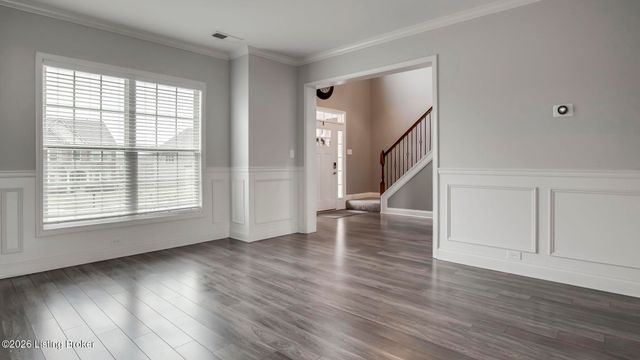 204 Chestnut Grove Ct, Louisville, KY 40023