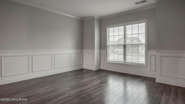 204 Chestnut Grove Ct, Louisville, KY 40023