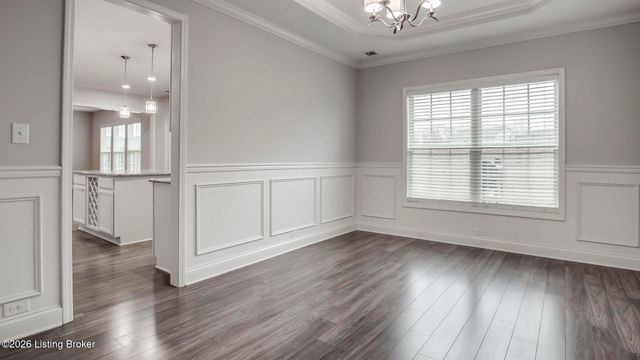 204 Chestnut Grove Ct, Louisville, KY 40023