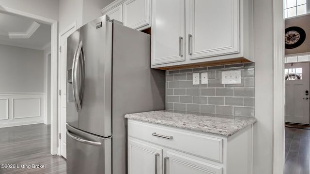 204 Chestnut Grove Ct, Louisville, KY 40023