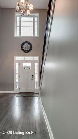 204 Chestnut Grove Ct, Louisville, KY 40023