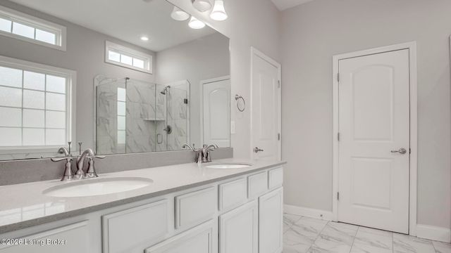 204 Chestnut Grove Ct, Louisville, KY 40023