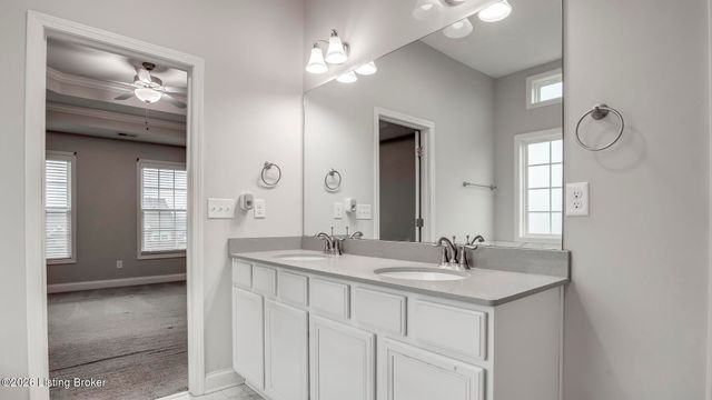 204 Chestnut Grove Ct, Louisville, KY 40023