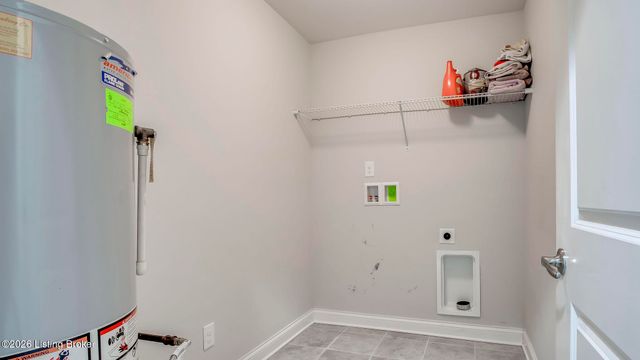 204 Chestnut Grove Ct, Louisville, KY 40023